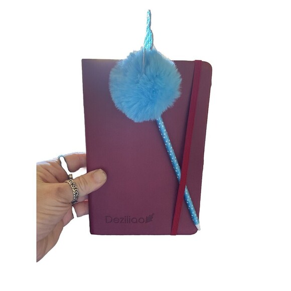 Deziliao Journal With Fun pen! - Picture 3 of 5